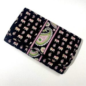 Vera Bradley CD/DVD Case Tri-fold Case Pink Elephants Pattern 40 Disc Capacity
